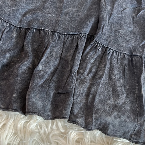 NWT, Chaser, Women’s Vented peplum ruffle cami in “vintage black”‎ - Picture 2 of 7